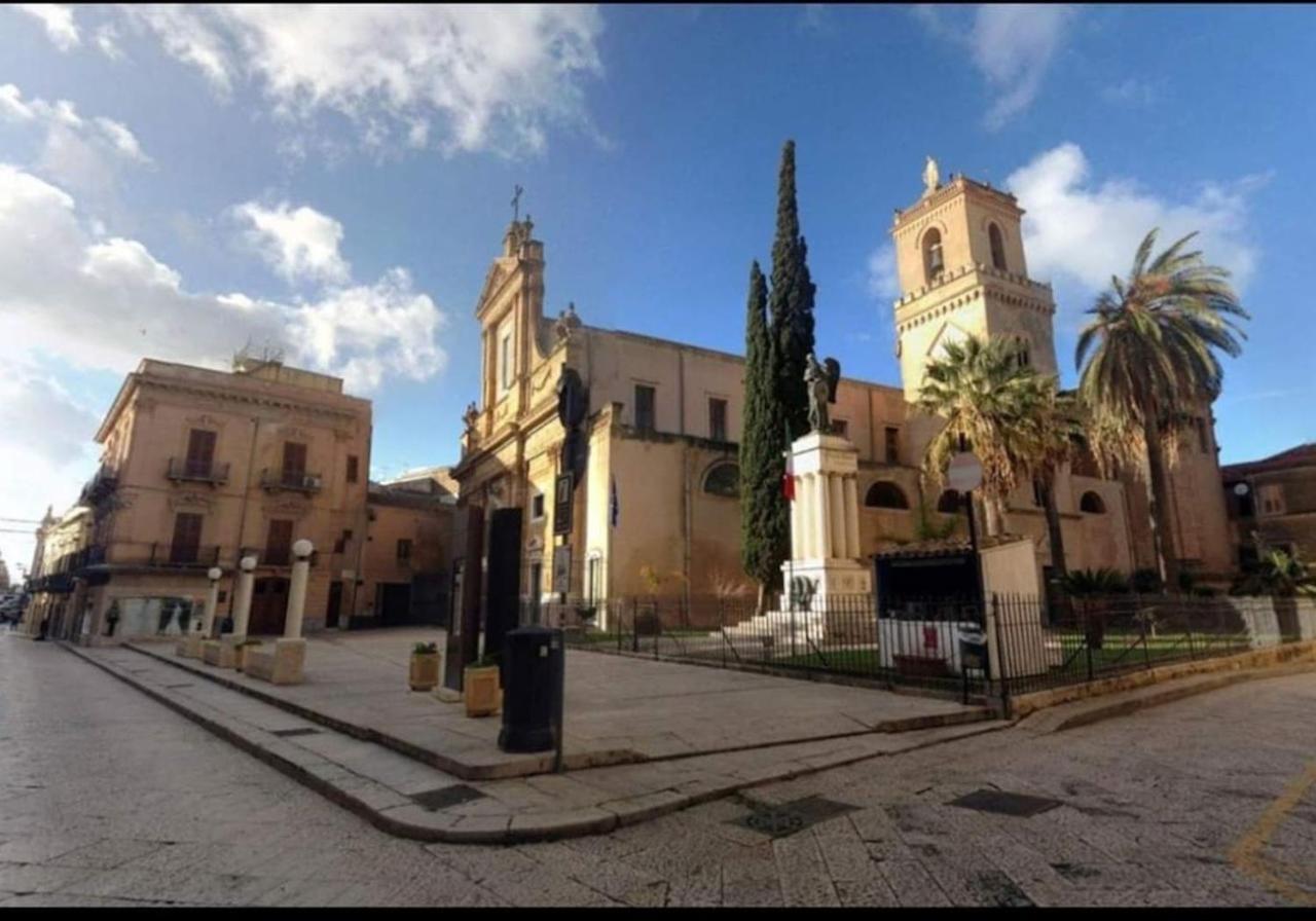 Alcamo Rooms Con Garage Privato Dış mekan fotoğraf
